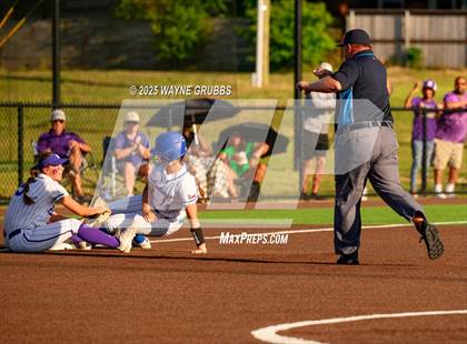 Thumbnail 3 in Grapevine @ Hallsville (UIL 5A D2 State Semifinal) photogallery.
