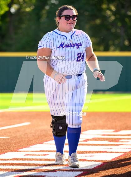 Thumbnail 2 in Grapevine @ Hallsville (UIL 5A D2 State Semifinal) photogallery.