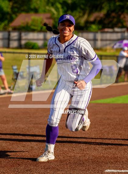 Thumbnail 3 in Grapevine @ Hallsville (UIL 5A D2 State Semifinal) photogallery.
