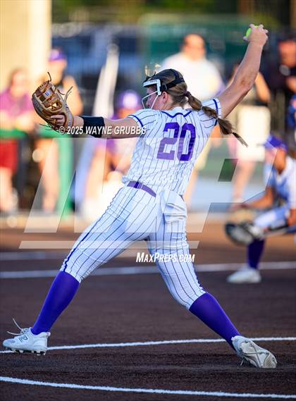 Thumbnail 2 in Grapevine @ Hallsville (UIL 5A D2 State Semifinal) photogallery.