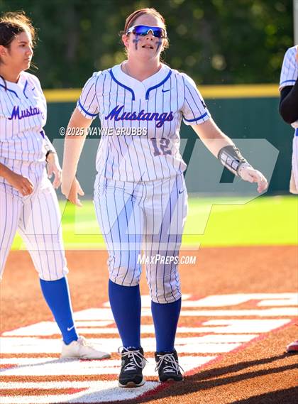 Thumbnail 3 in Grapevine @ Hallsville (UIL 5A D2 State Semifinal) photogallery.