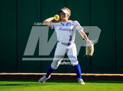 Thumbnail 2 in Grapevine @ Hallsville (UIL 5A D2 State Semifinal) photogallery.