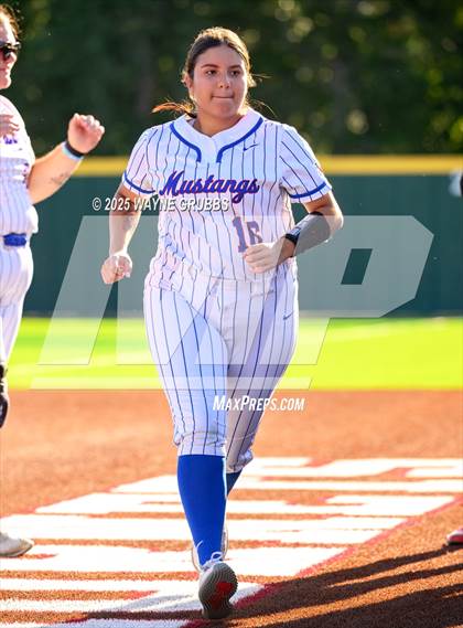 Thumbnail 1 in Grapevine @ Hallsville (UIL 5A D2 State Semifinal) photogallery.