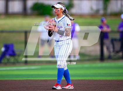 Thumbnail 2 in Grapevine @ Hallsville (UIL 5A D2 State Semifinal) photogallery.