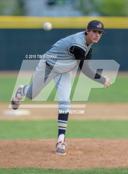 Thumbnail 3 in Arapahoe vs. Cherokee Trail (CHSAA 5A 2nd Round Playoff) photogallery.