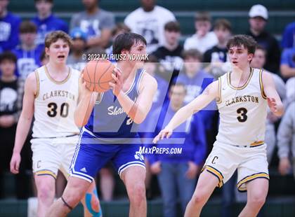 Thumbnail 2 in Catholic Central vs. Clarkston (MHSAA Regional Final) photogallery.