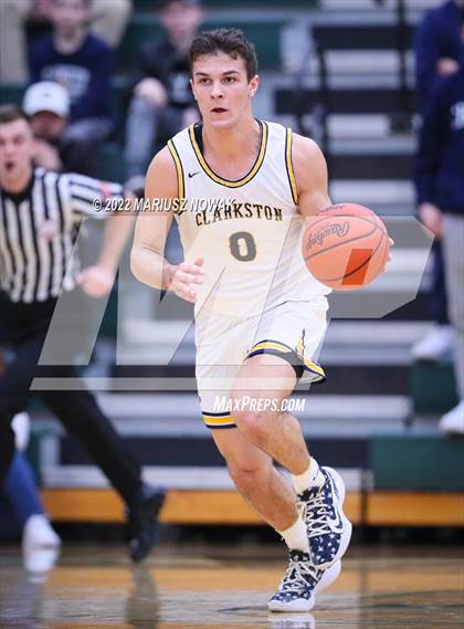 Thumbnail 3 in Catholic Central vs. Clarkston (MHSAA Regional Final) photogallery.