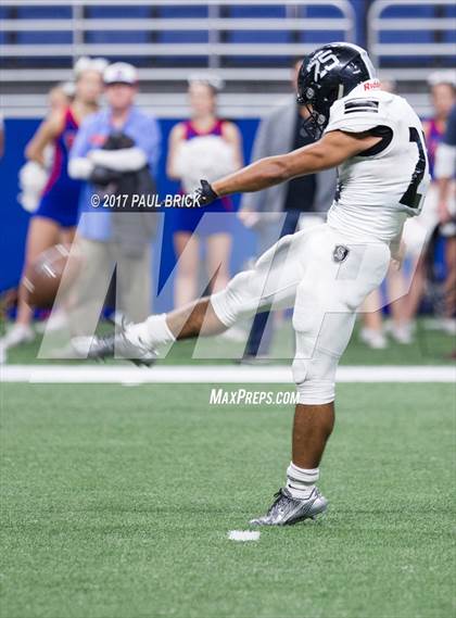 Thumbnail 2 in Westlake vs. Cibolo Steele (UIL 6A-D2 Quarterfinal) photogallery.