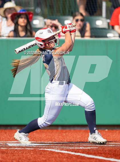 Thumbnail 1 in Bayport-Blue Point vs. MacArthur (NYSPHSAA A Regional LIC) photogallery.