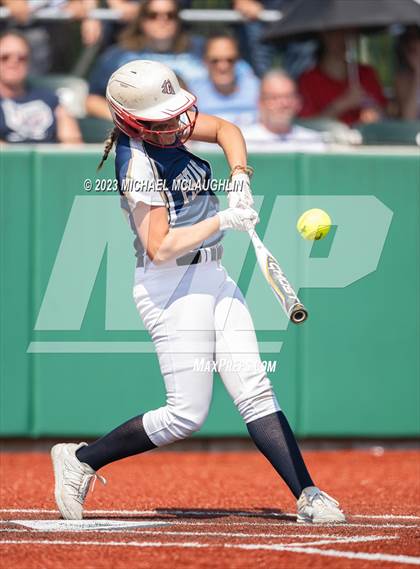 Thumbnail 3 in Bayport-Blue Point vs. MacArthur (NYSPHSAA A Regional LIC) photogallery.