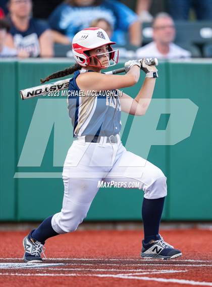 Thumbnail 2 in Bayport-Blue Point vs. MacArthur (NYSPHSAA A Regional LIC) photogallery.