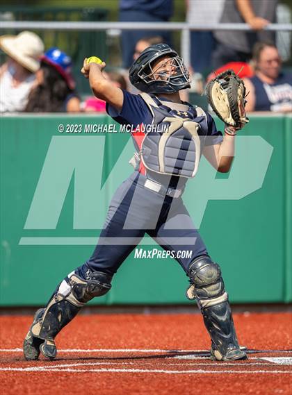 Thumbnail 1 in Bayport-Blue Point vs. MacArthur (NYSPHSAA A Regional LIC) photogallery.