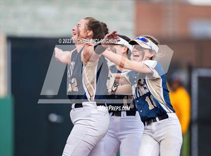 Thumbnail 1 in Bayport-Blue Point vs. MacArthur (NYSPHSAA A Regional LIC) photogallery.