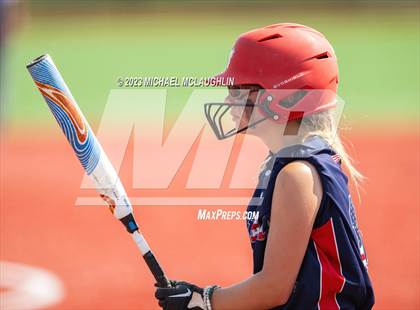 Thumbnail 2 in Bayport-Blue Point vs. MacArthur (NYSPHSAA A Regional LIC) photogallery.