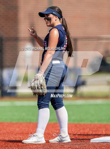 Thumbnail 2 in Bayport-Blue Point vs. MacArthur (NYSPHSAA A Regional LIC) photogallery.