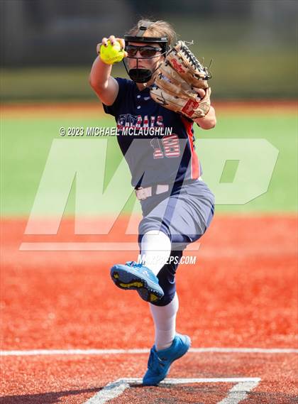Thumbnail 1 in Bayport-Blue Point vs. MacArthur (NYSPHSAA A Regional LIC) photogallery.