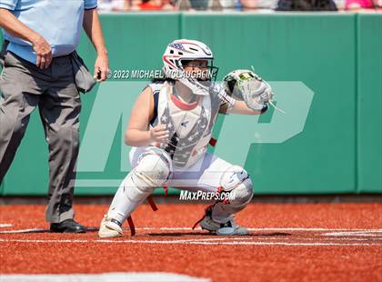 Thumbnail 1 in Bayport-Blue Point vs. MacArthur (NYSPHSAA A Regional LIC) photogallery.