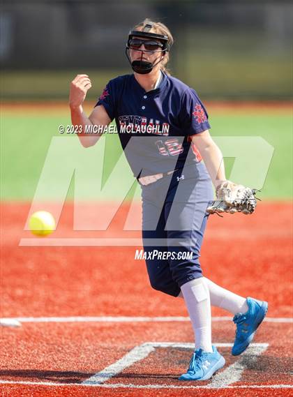 Thumbnail 2 in Bayport-Blue Point vs. MacArthur (NYSPHSAA A Regional LIC) photogallery.