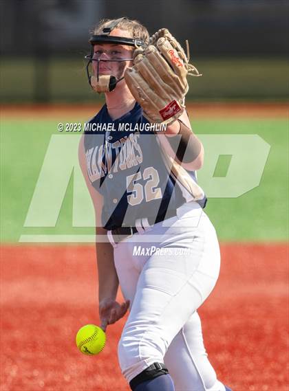 Thumbnail 1 in Bayport-Blue Point vs. MacArthur (NYSPHSAA A Regional LIC) photogallery.