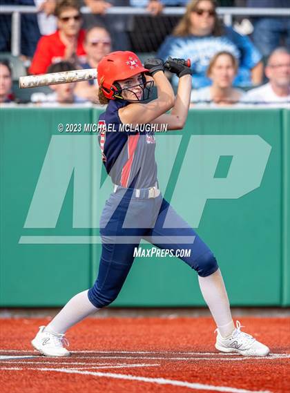 Thumbnail 3 in Bayport-Blue Point vs. MacArthur (NYSPHSAA A Regional LIC) photogallery.