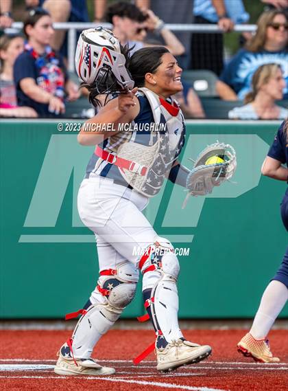 Thumbnail 1 in Bayport-Blue Point vs. MacArthur (NYSPHSAA A Regional LIC) photogallery.