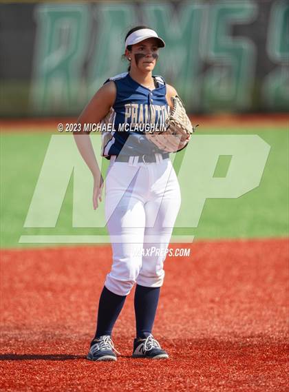 Thumbnail 2 in Bayport-Blue Point vs. MacArthur (NYSPHSAA A Regional LIC) photogallery.