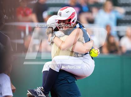 Thumbnail 2 in Bayport-Blue Point vs. MacArthur (NYSPHSAA A Regional LIC) photogallery.