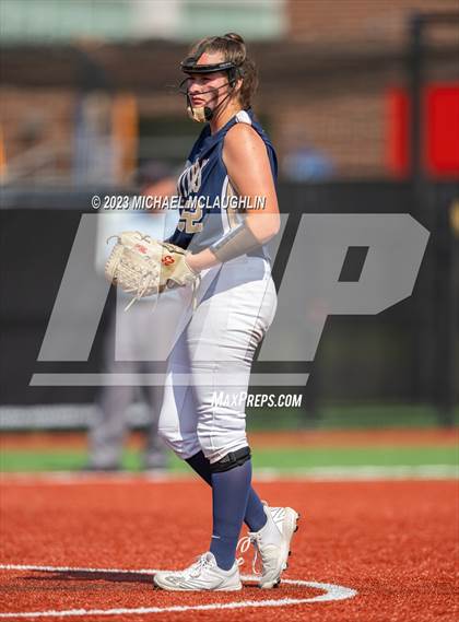 Thumbnail 3 in Bayport-Blue Point vs. MacArthur (NYSPHSAA A Regional LIC) photogallery.