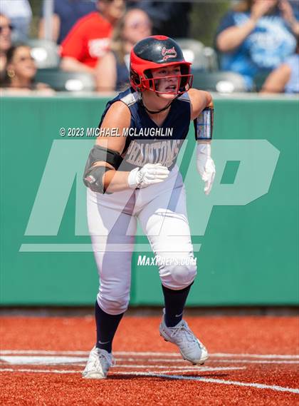 Thumbnail 2 in Bayport-Blue Point vs. MacArthur (NYSPHSAA A Regional LIC) photogallery.