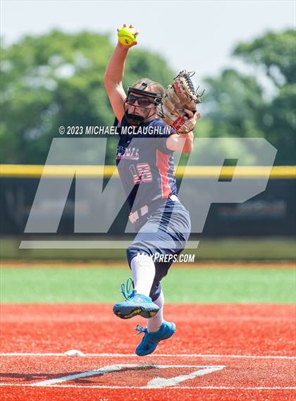 Thumbnail 2 in Bayport-Blue Point vs. MacArthur (NYSPHSAA A Regional LIC) photogallery.