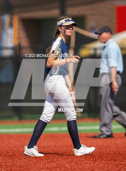 Thumbnail 2 in Bayport-Blue Point vs. MacArthur (NYSPHSAA A Regional LIC) photogallery.