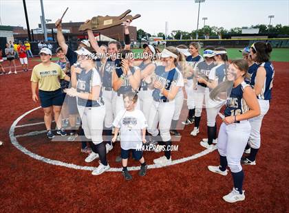 Thumbnail 2 in Bayport-Blue Point vs. MacArthur (NYSPHSAA A Regional LIC) photogallery.