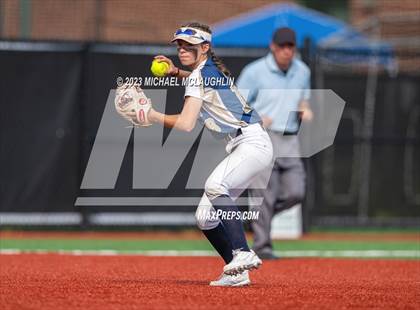 Thumbnail 3 in Bayport-Blue Point vs. MacArthur (NYSPHSAA A Regional LIC) photogallery.