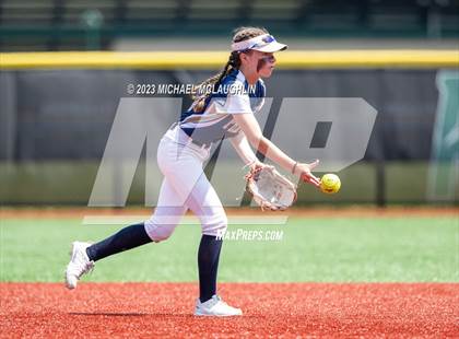 Thumbnail 3 in Bayport-Blue Point vs. MacArthur (NYSPHSAA A Regional LIC) photogallery.