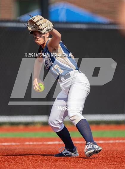 Thumbnail 1 in Bayport-Blue Point vs. MacArthur (NYSPHSAA A Regional LIC) photogallery.