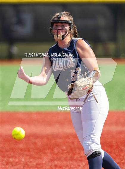 Thumbnail 3 in Bayport-Blue Point vs. MacArthur (NYSPHSAA A Regional LIC) photogallery.