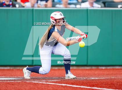 Thumbnail 1 in Bayport-Blue Point vs. MacArthur (NYSPHSAA A Regional LIC) photogallery.