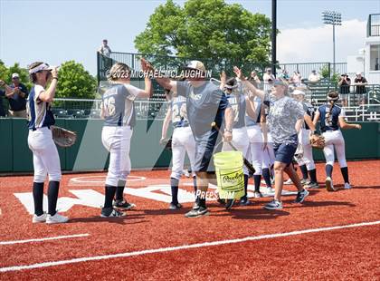 Thumbnail 1 in Bayport-Blue Point vs. MacArthur (NYSPHSAA A Regional LIC) photogallery.