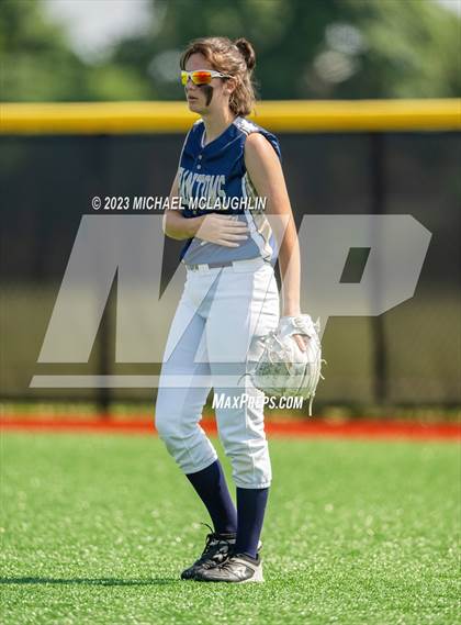 Thumbnail 1 in Bayport-Blue Point vs. MacArthur (NYSPHSAA A Regional LIC) photogallery.