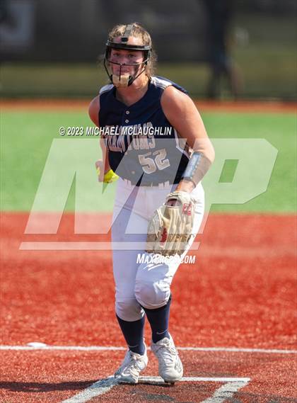Thumbnail 3 in Bayport-Blue Point vs. MacArthur (NYSPHSAA A Regional LIC) photogallery.