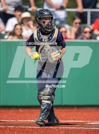 Thumbnail 1 in Bayport-Blue Point vs. MacArthur (NYSPHSAA A Regional LIC) photogallery.