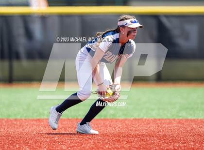 Thumbnail 2 in Bayport-Blue Point vs. MacArthur (NYSPHSAA A Regional LIC) photogallery.