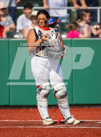 Thumbnail 1 in Bayport-Blue Point vs. MacArthur (NYSPHSAA A Regional LIC) photogallery.