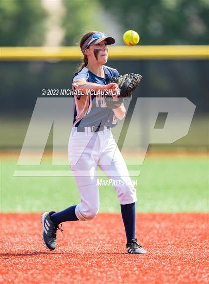 Thumbnail 3 in Bayport-Blue Point vs. MacArthur (NYSPHSAA A Regional LIC) photogallery.