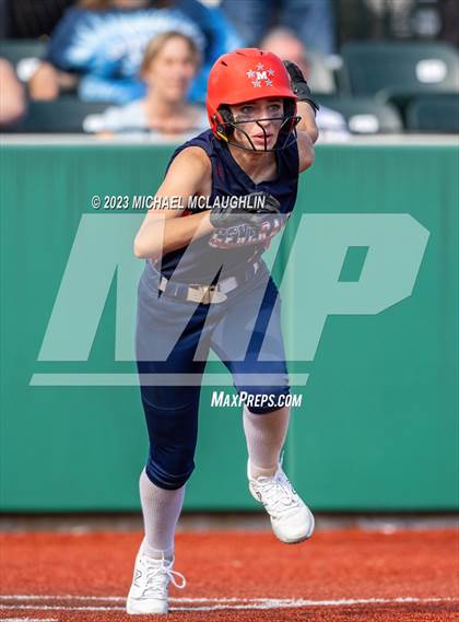 Thumbnail 2 in Bayport-Blue Point vs. MacArthur (NYSPHSAA A Regional LIC) photogallery.