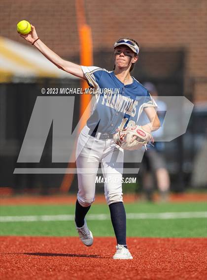 Thumbnail 1 in Bayport-Blue Point vs. MacArthur (NYSPHSAA A Regional LIC) photogallery.