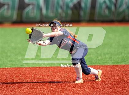 Thumbnail 2 in Bayport-Blue Point vs. MacArthur (NYSPHSAA A Regional LIC) photogallery.