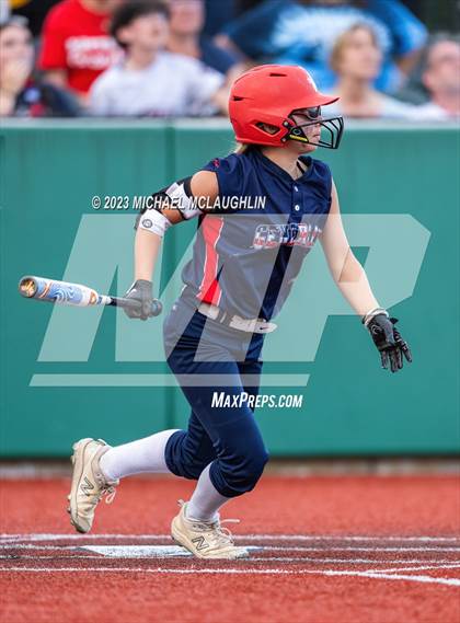 Thumbnail 2 in Bayport-Blue Point vs. MacArthur (NYSPHSAA A Regional LIC) photogallery.