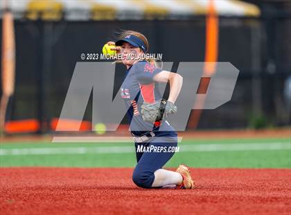 Thumbnail 1 in Bayport-Blue Point vs. MacArthur (NYSPHSAA A Regional LIC) photogallery.