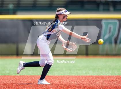 Thumbnail 1 in Bayport-Blue Point vs. MacArthur (NYSPHSAA A Regional LIC) photogallery.